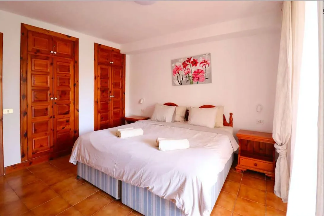 Apartment In Parque Santiago Lll 아로나 0*,  스페인